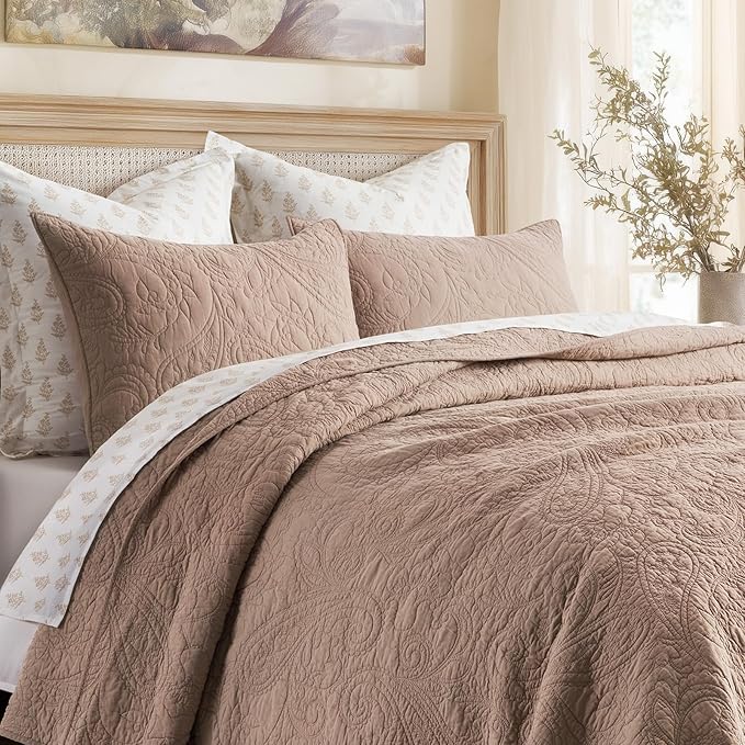 EVERGRACE 100% Cotton Paisley Quilt Set, Queen Size 3 Piece Set – Prewashed Lightweight Bedspread with 2 Shams, Soft Matelasse Coverlet for All-Season, Dusty Brick (Red Undertones)
