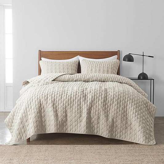 WDCOZY Light Beige Oversized California Cal King Size Quilt Bedding Set with 2 Pillow Shams, Lightweight Soft Bedspread Coverlet Bed Cover for All Season, 3 Pieces, 118x106 inches
