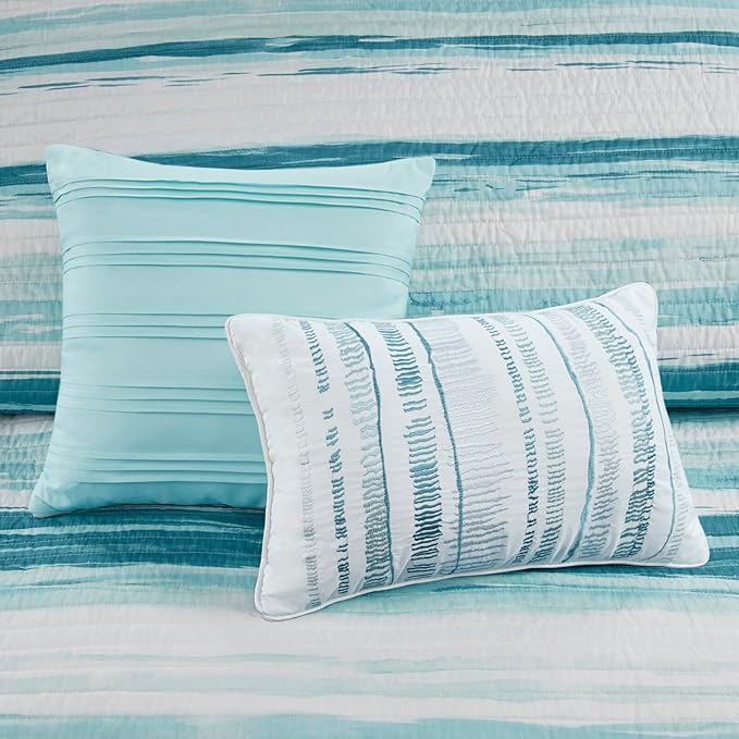 Madison Park Quilt Set Cottage Coastal Design, 6 Piece Set - All Season, Coverlet Bedspread Lightweight Bedding Layer, Shams, Toss Pillows, King/Cal King(104 in x 94 in), Aqua/White