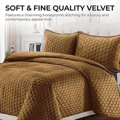 Tribeca Living Lugano Oversized Velvet Quilt Set - All Season, Extra Large, 3 Piece Queen Size Comforter Set with 2 Pillow Shams in Camel Honeycomb Pattern 260GSM