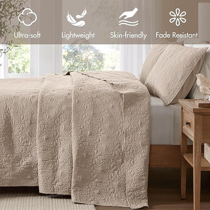 Madison Park Quebec Reversible Quilt Set Damask Design, Double Sided Stitching All Season, Lightweight Bedspread Bedding Set, Matching Sham, Khaki, Queen(102"x118") 3 Piece