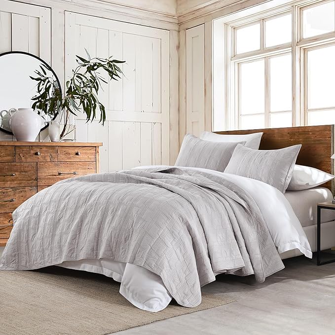 HORIMOTE HOME 100% Cotton Quilt Set Queen Size, Light Grey Pre-Washed Bedspread Coverlet Set, Cozy Lightweight Stitching Decorative Bedding Cover with 2 Shams in Geometric Pattern for All Season