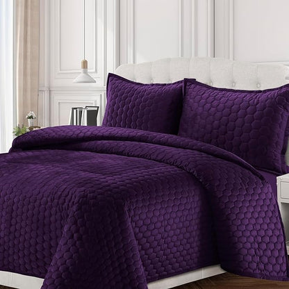Tribeca Living Lugano Oversized Velvet Quilt Set - All Season, Extra Large, 3 Piece King Size Comforter Set with 2 Pillow Shams in Purple Honeycomb Pattern 260GSM