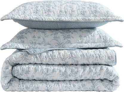 Laura Ashley - King Quilt Set, Super Soft Bedding with Reversible Design, Medium Weight for Year Round Use, 3 Piece Bed Set with Matching Pillowcases (Amberley Pastel Blue)
