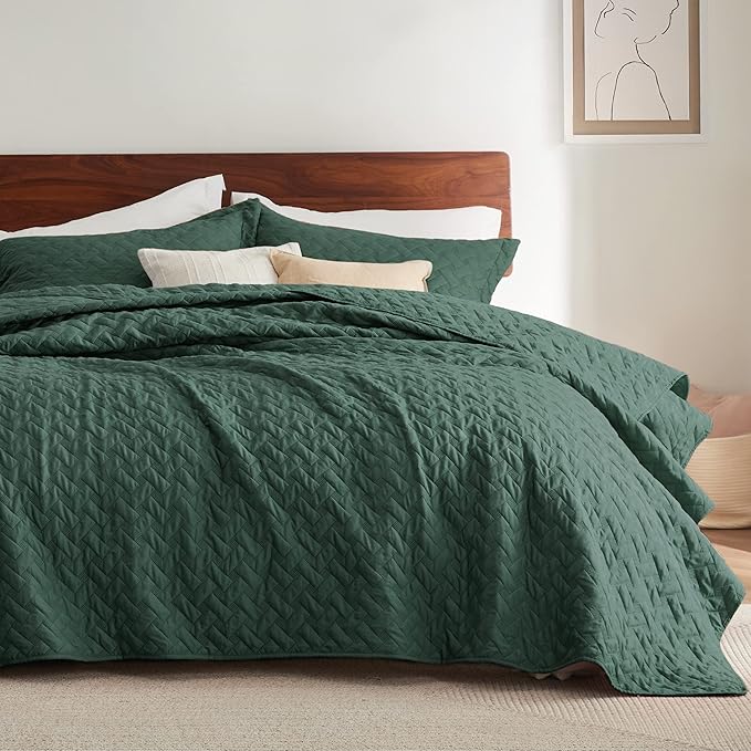Bedsure Quilts Queen Size - Lightweight Bedspreads Queen Size with Basket Weave Pattern, Soft Quilt Bedding Set, Dark Green Comforter Set Coverlet for All Seasons with 2 Pillow Shams (90" x 96") | Skin-Friendly Soft, All-Season Comfort, Breathable, Lig...