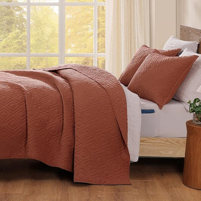 WRENSONGE Queen Quilt-3 Pieces Geometric Autumn Leaf Bedspreads Queen Size Quilt Bedding Set for All Seasons, Soft Summer Coverlet with 2 Pillow Shams Suitable for Bed, Couch, Quilted Blanket