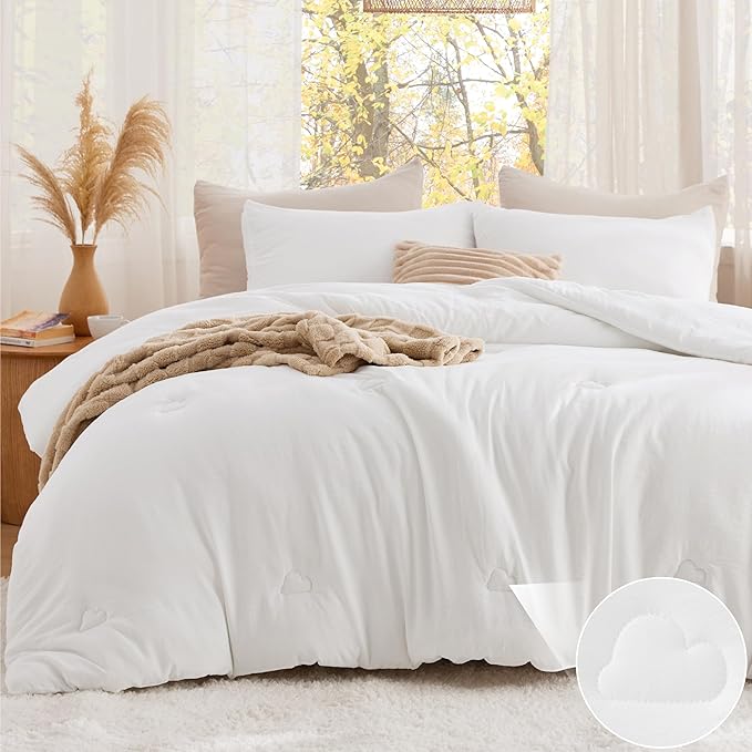 Bedsure Queen Comforter Set White, Soft Prewashed Queen Size Bedding, Quilted Comforter with Cloud Design, Down Alternative Comforter for All Seasons, 3 Pieces Bed Set with 2 Pillow Shams
