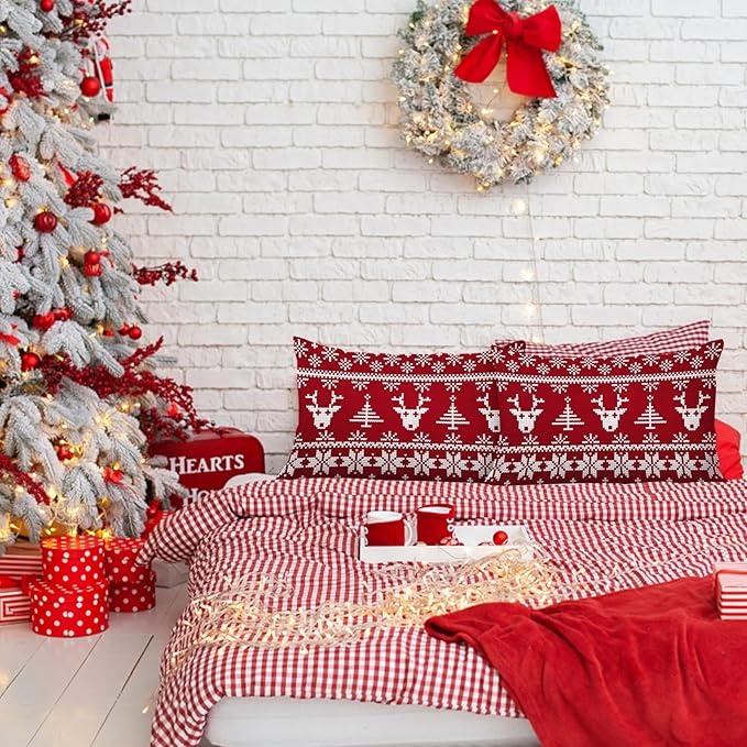 YIYEA Christmas Standard Pillow Cases Set of 2, Ultra Soft Double Brushed Microfiber Pillowcases Standard, Christmas Reindeer Bed Pillow Covers, Fade Resistant, Easy Slip-On (20"x26")
