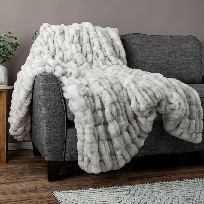 Oversized Ruched Faux Fur Blanket - 60x80-Inch Jacquard Faux Fur Queen-Size Throw for Sofas and Beds - Luxurious Bedding by Lavish Home (Gray)