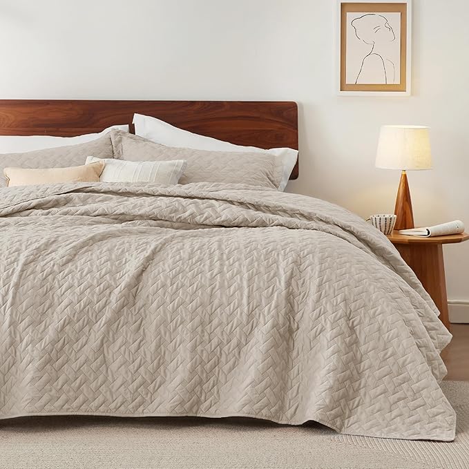 Bedsure Quilts Twin Size - Lightweight Bedspreads Twin Size with Basket Weave Pattern, Soft Quilt Bedding Set, Light Beige Comforter Set Coverlet for All Seasons with 1 Pillow Sham (68" x 86") | Skin-Friendly Soft, All-Season Comfort, Breathable, Light...