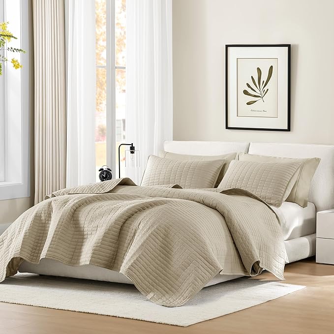 Comfort Spaces Twin Quilt Set Modern Reversible Plaid Coverlet Twin Bedding Set Cozy Quilted Winter Layer, All Season Lightweight Soft Twin Size Quilt, Kienna, Twin/Twin XL Beige 2 Piece