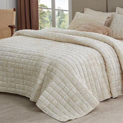 BEDELITE Velvet Quilt Set Queen Size - Luxury Velvet Comforter Bedding Set 3 Pieces, Lightweight Soft Cozy Shiny Cream White Oversized Bedspread Coverlet for All Seasons with 2 Pillow Shams