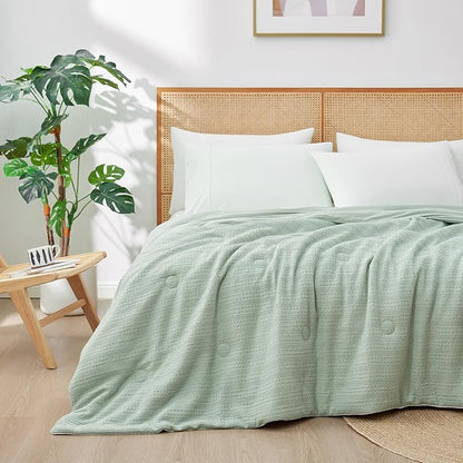 Amélie Home Waffle Cooling Comforter Queen Size, Q-Max 0.45 Reversible Lightweight Cooling Blanket for Hot Sleepers, Breathable Bedding for Night Sweats, 90"x90", Sage Green