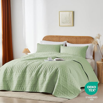 akkialla Full/Queen Size Quilt Bedding Set,Sage Green Lightweight Microfiber Soft Bedspread,Modern Style Geoetric Pattern Coverlet Set for All Seasons,3 Piece(1 Quilt,2 Pillow Shams) | Breathable material, Easy care