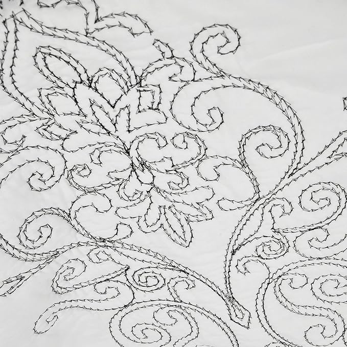 Home Soft Things Damask 4 Piece Bedspread Set, Scalloped Edge Reversible Quilt Coverlet Comforter Prewashed Bedding Set, Matelasse Embossed Floral Solid Pattern,White Oversize Queen(110" x 120")
