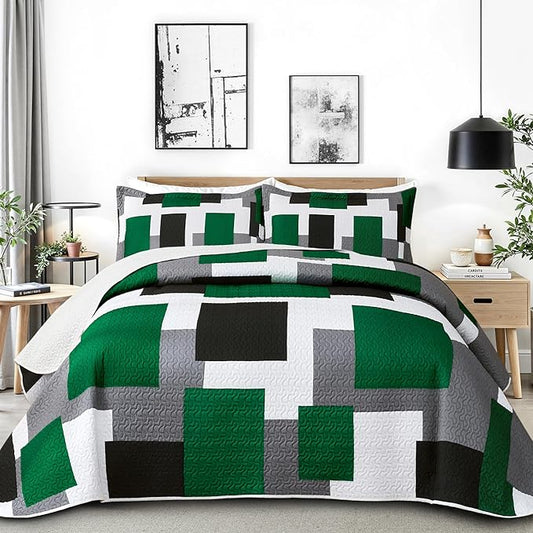 3 Piece Green Quilt Set King Size Christmas Green Black Geometric Reversible Bedding Set Microfiber Lightweight Bedspread Coverlet with 2 Shams Modern Bed Cover for All Season, 106''x96''