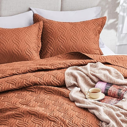 Love's cabin King Size Quilt Bedding Set Umber Bedspreads - Bed Summer Lightweight Bedspread Comforter - Wave Pattern Bedding Coverlet for All Season - 3 Pieces (1 Quilt, 2 Pillow Shams)