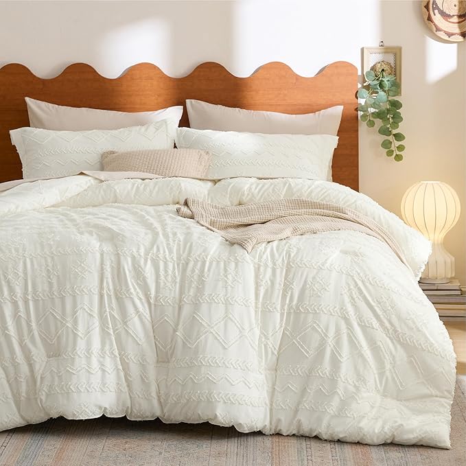 Bedsure Tufted Boho Comforter Set Queen Size - White Boho Bed Set, GentleSoft™ 3 Pieces Farmhouse Shabby Chic, Home Decor Bedding, Gifts for Woman, Soft Jacquard Queen Comforter for All Seasons