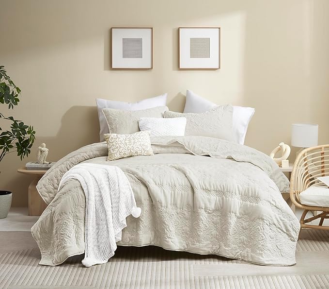 B2EVER Boho Light Beige Quilt King Size Bedding Sets with Pillow Sham, Bohemian Lightweight Bedspread Coverlet, Farmhouse Floral Vintage Thin Comforter Bed Cover All Season, 3 Pieces, 104x90 inches