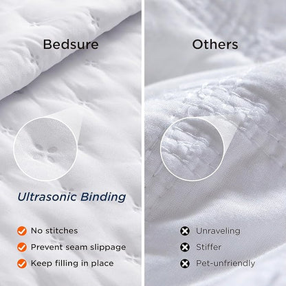 Bedsure King Quilt - Bright White Bedspread King Size & Lightweight Comforter, Modern Coverlet with Clover Pattern, Ultra Soft All-Season Bedding, 106 x 96 Inches | Stitch-Free Quilting, Ultra Soft, Lightweight, Machine Washable, Pet-Friendly