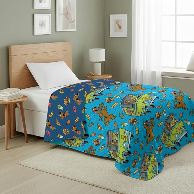 Northwest Warner Bros Scooby-Doo Super Snacky Quilted Throw Blanket, Mystery Machine Themed Design, Comfy Throw, Adults Boys Girls, Soft Lightweight Bedding for Bed, or Couch, 60 x 80 inches