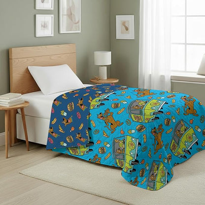Northwest Warner Bros Scooby-Doo Super Snacky Quilted Throw Blanket, Mystery Machine Themed Design, Comfy Throw, Adults Boys Girls, Soft Lightweight Bedding for Bed, or Couch, 60 x 80 inches