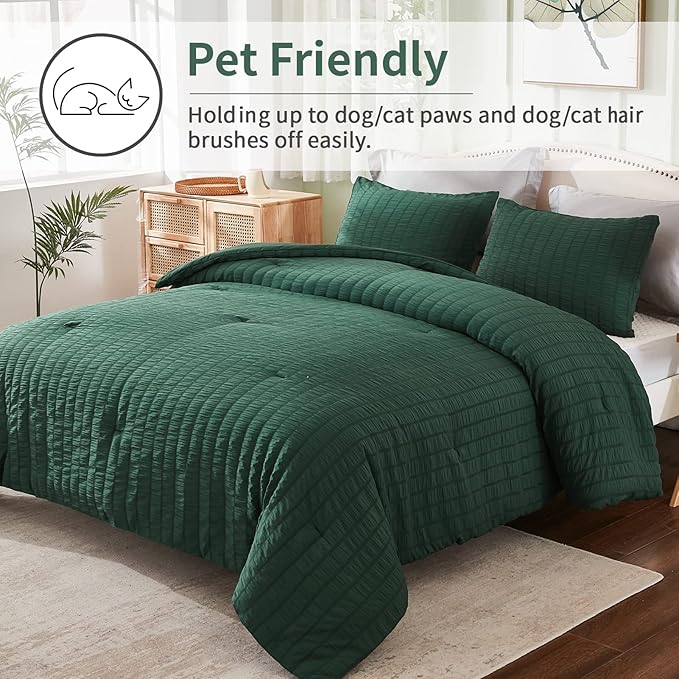 AveLom Dark Green Seersucker California King Comforter Set (104x96 inches), 3 Pieces-100% Soft Washed Microfiber Lightweight Comforter with 2 Pillowcases, All Season Down Alternative Bedding Set