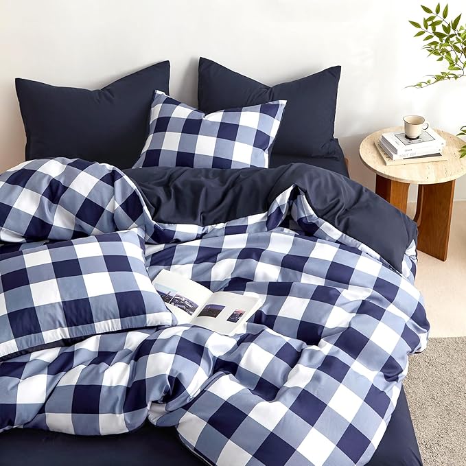 Wake In Cloud - Gingham Comforter Set, Plaid Buffalo Check Checkered Cottagecore Cute Geometric, Soft Lightweight Bedding, 3 Pieces, Navy Blue White, Twin/Twin XL Size