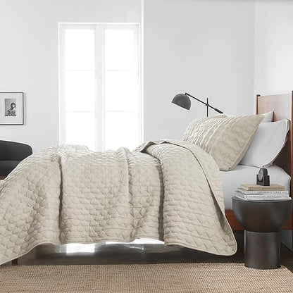 WDCOZY Light Beige Quilt King Size Bedding Set with 2 Pillow Shams, Lightweight Soft Bedspread Coverlet, Thin Comforter Bed Cover for All Season, 3 Pieces, 104x90 inches