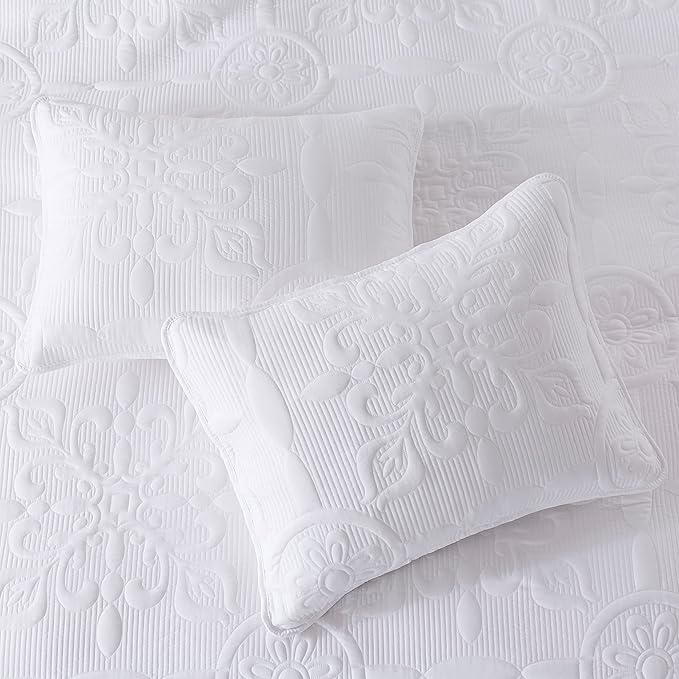 B2EVER White Damask Quilt Twin Size Bedding Sets with 1 Pillow Sham, Boho Bedspread Lightweight Soft Farmhouse Vintage Bohemian Coverlet Retro Jacquard Pattern Bed Cover for All Season, 2 Pieces