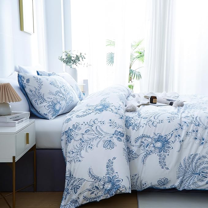 BOLINLIVING Floral King Size Comforter Set, Soft Breathable Bed in a Bag King Size 3 Pieces, Blue and White Floral Bedding Set for All Season, 1 Comforter & 2 Pillowcases