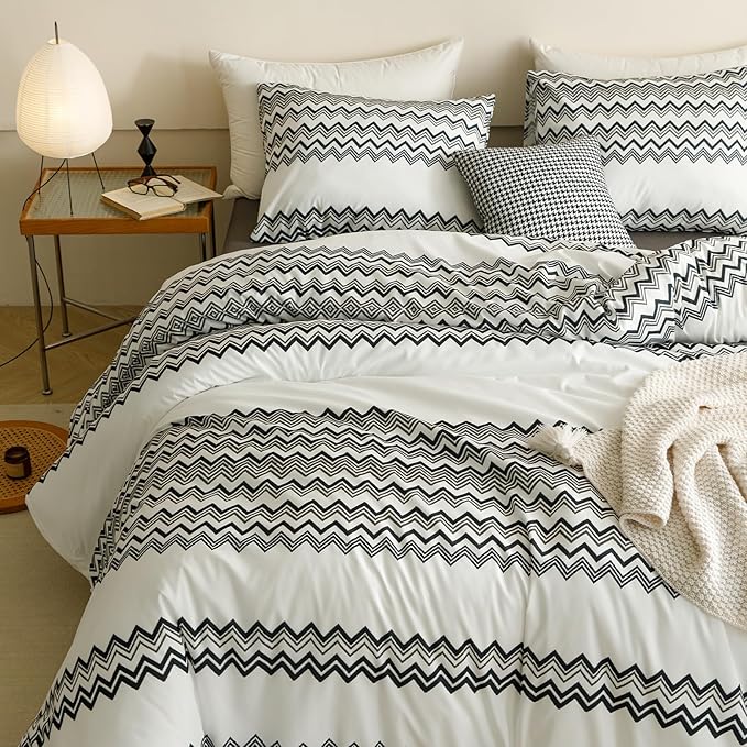 KAREVER Boho Comforter Full Aztec Bedding Set Southwest Theme 3 PCs Bohemian Comforter Set Black Waved Strips Full Size Comforter (80x90 Inches) with 2 Pillowcases (26x26 inches)