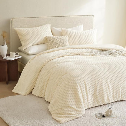 Petrichor Fluffy Twin Comforter Set - Ultra-Soft Cream White Flannel Thick Comforter for Queen Bed, Luxury Warm Bedding Set for Winter & Fall, Cozy Fuzzy Bed Set 2 Pieces (1 Comforter & 1 Pillowcase)