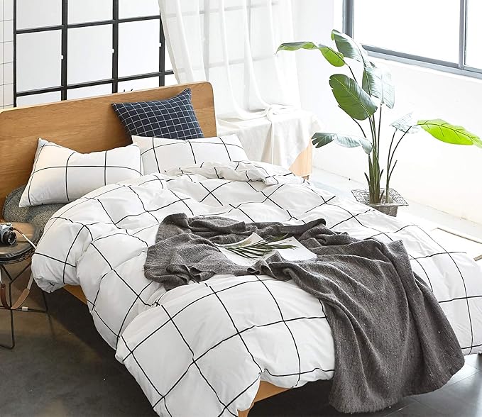 CLOTHKNOW White Plaid Twin/Twin XL Comforter Set Grid Bedding Comforter Sets White Black Comforter with 2 x Pillow Cases