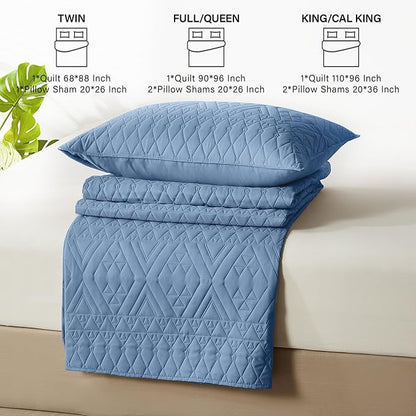 Akkialla King/Cal King Quilt Set, Boho Style in a Solid Color, Bluish Grey Lightweight Microfiber Bedspread, Soft and Breathable Coverlet for All Seasons, 3-Piece Bedding Set (1 Quilt, 2 Pillow Shams)