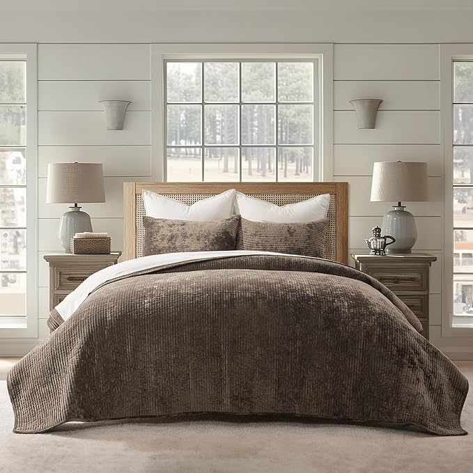 EVERGRACE Velvet Quilt Set King Size, Luxurious Soft Quilted Bedding Sets, Lightweight Velvet Comforter for All Season, Striped Channel Bedspread Coverlet with 2 Shams, Mushroom Brown
