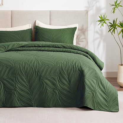 EXQ Home Quilt Set King Size Olive Green 3 Piece,Lightweight Soft Coverlet Modern Style Leaf Pattern Bedspread Set(1 Quilt,2 Pillow Shams)