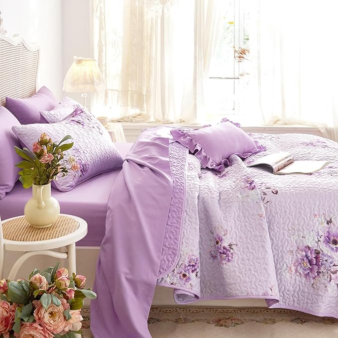 Wake In Cloud - Shabby Chic Quilt Set, Floral Coquette Cottagecore Farmhouse Vintage Flowers, for Women Teen Girls, Reversible Lightweight Bedspread Coverlet, 3 Pieces, Purple, Twin/Twin XL Size