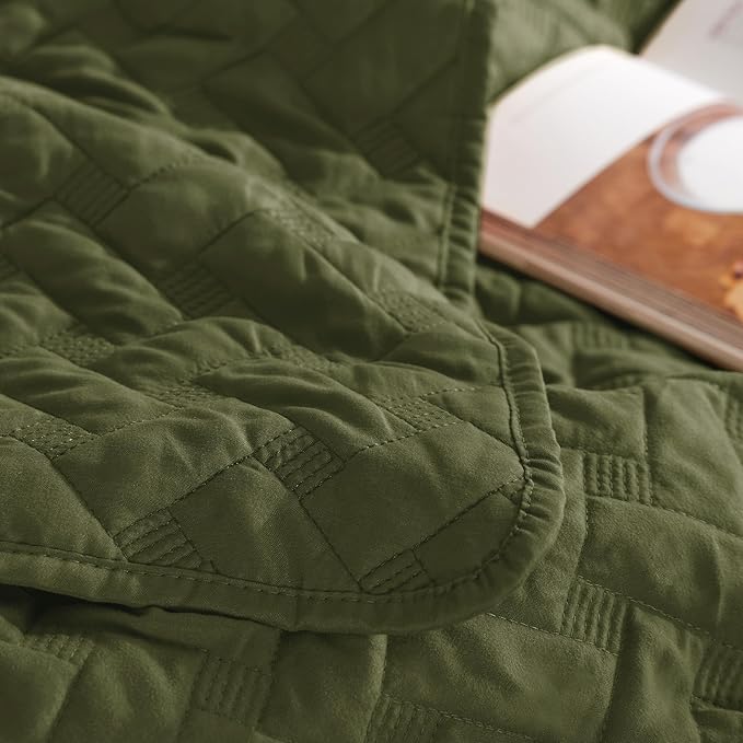 Bedsure Quilts King Size - Lightweight Bedspreads King Size with Basket Weave Pattern, Soft Quilt Bedding Set, Olive Green Comforter Set Coverlet for All Seasons with 2 Pillow Shams (106" x 96") | Skin-Friendly Soft, All-Season Comfort, Breathable, Lig...