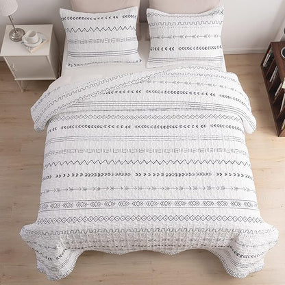 DURLENGEN 3Pcs Quilt Set California King Size,Soft Microfiber Lightweight Bedspread,Bohemian Design Geometric Pattern Coverlet for All Season Layering (112x104 inches, Boho White)