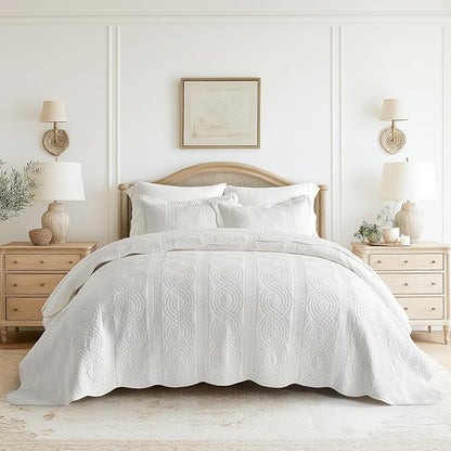 EVERGRACE 100% Cotton Scallop Quilt Set, King Size 3 Piece Set – Lightweight Bedspread with 2 Shams, Soft Prewashed Coastal Bedding Coverlet for Cozy and Elegant Bedding, Bright White