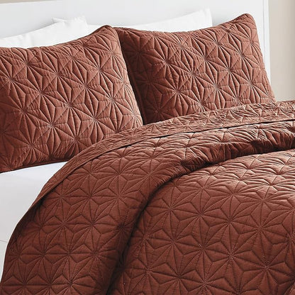 VCNY Home Orange Quilt Set for Queen Bed, 3-Piece Bedspread Coverlet and Shams, Soft Bedding Comforter Alternative for All Seasons (Kaleidoscope, Full/Queen)