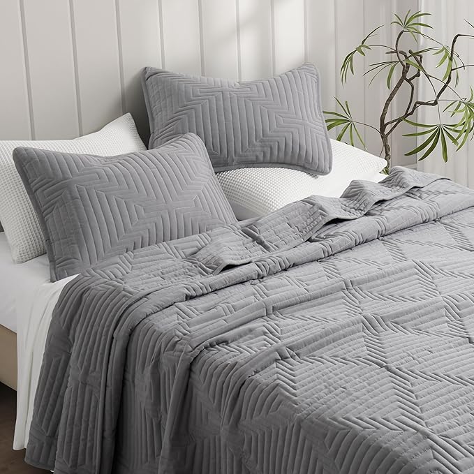 Oli Anderson King Quilt Set, Grey Lightweight Soft Bedspread Coverlet, Basket Weave Pattern Bedding, 3PCS Modern Geometric Stitching Textured Comforter Sets (1 Quilt and 2 Pillow Shams)