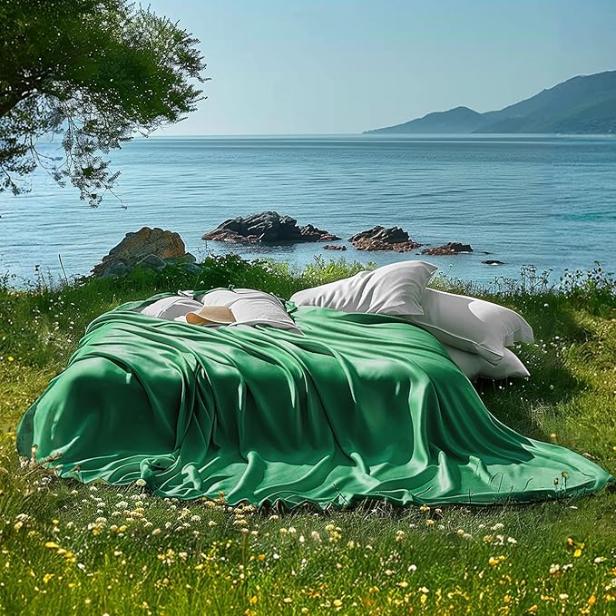 Sheal Cooling Comforter Queen Size 80'' x 90'', Q-Max Rating of >0.4, Double-Sided Cool Tech Comforter & Colors, All-Season Lightweight Blanket to Quickly Cool Down, Watermelon Green