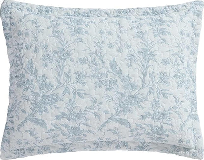 Laura Ashley - Twin Quilt Set, Super Soft Bedding with Reversible Design, Medium Weight for Year Round Use, 2 Piece Bed Set with Matching Pillowcase (Amberley Pastel Blue)