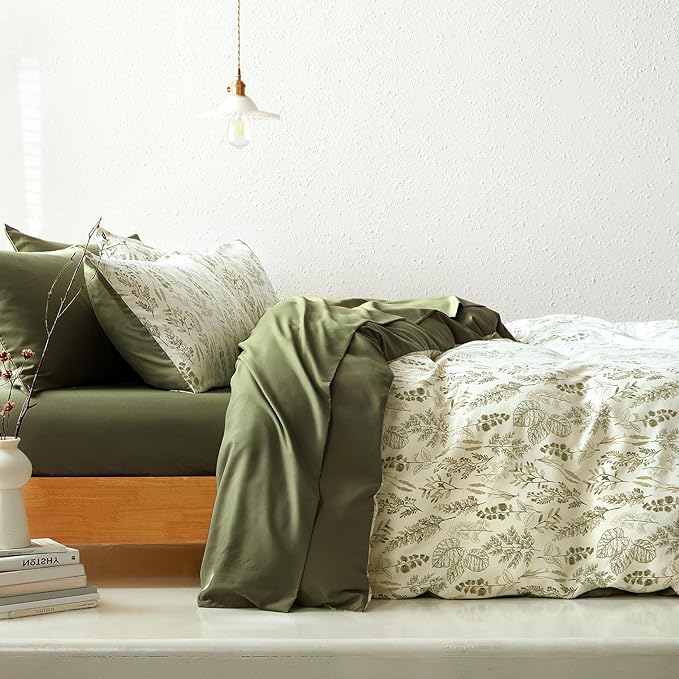 Wake In Cloud - Floral Duvet Cover Set, Botanical Vintage Flower Coquette Cottagecore Aesthetic for Women Teen Girls, Soft Lightweight Bedding, 3-Piece, Olive Green, King Size