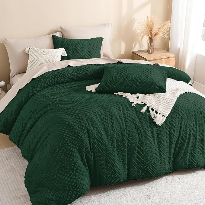 Litanika Super King Plus Comforter Emerald Green, 3 Pieces Dark Green Tufted Boho Farmhouse Bedding Comforter Set, Lightweight Fluffy All Season Comforter Set (120x128In Comforter & 2 Pillowcases)