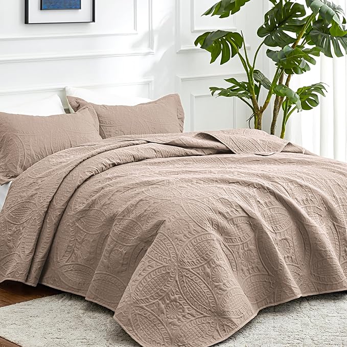 Love's cabin Oversized King Size Quilt Bedding Set Burlwood Bedspreads - Oversized King Lightweight Bedspread Comforter - Coin Pattern Coverlet for All Season - 3 Pieces (1 Quilt, 2 Pillow Shams)