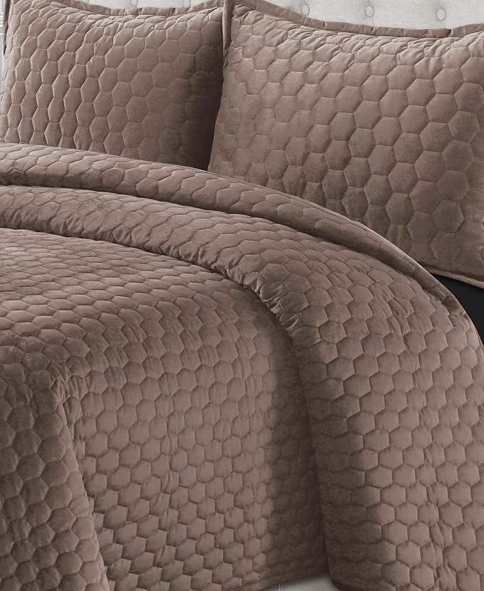 Tribeca Living Lugano Oversized Velvet Quilt Set - All Season, Extra Large, 3 Piece King Size Comforter Set with 2 Pillow Shams in Taupe Honeycomb Pattern 260GSM