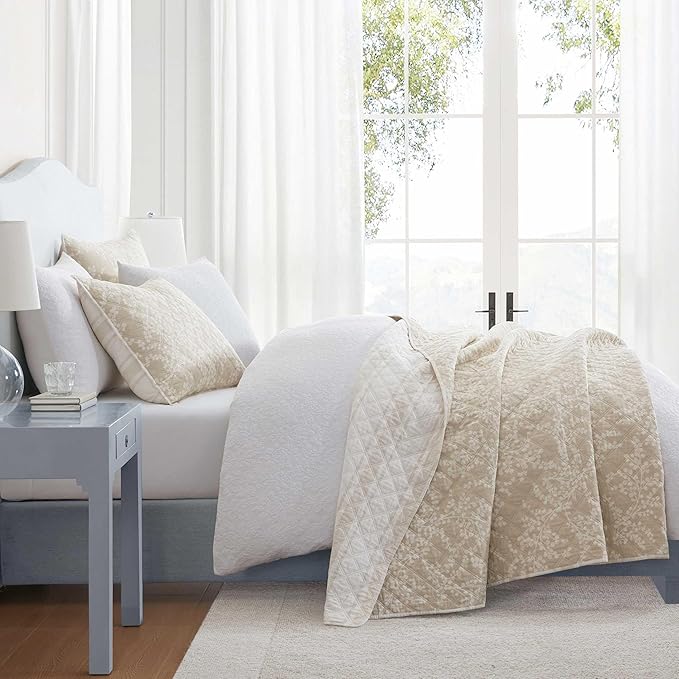 Martha Stewart - Queen Quilt Set, 100% Cotton Reversible Bedding Set, Incredibly Soft Feel for Year Round Comfort, 3 Piece Bed Set with Matching Pillowcases (Layered Branches Beige)